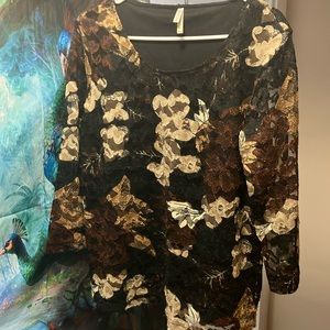 White stag, extra large, long sleeve blouse.